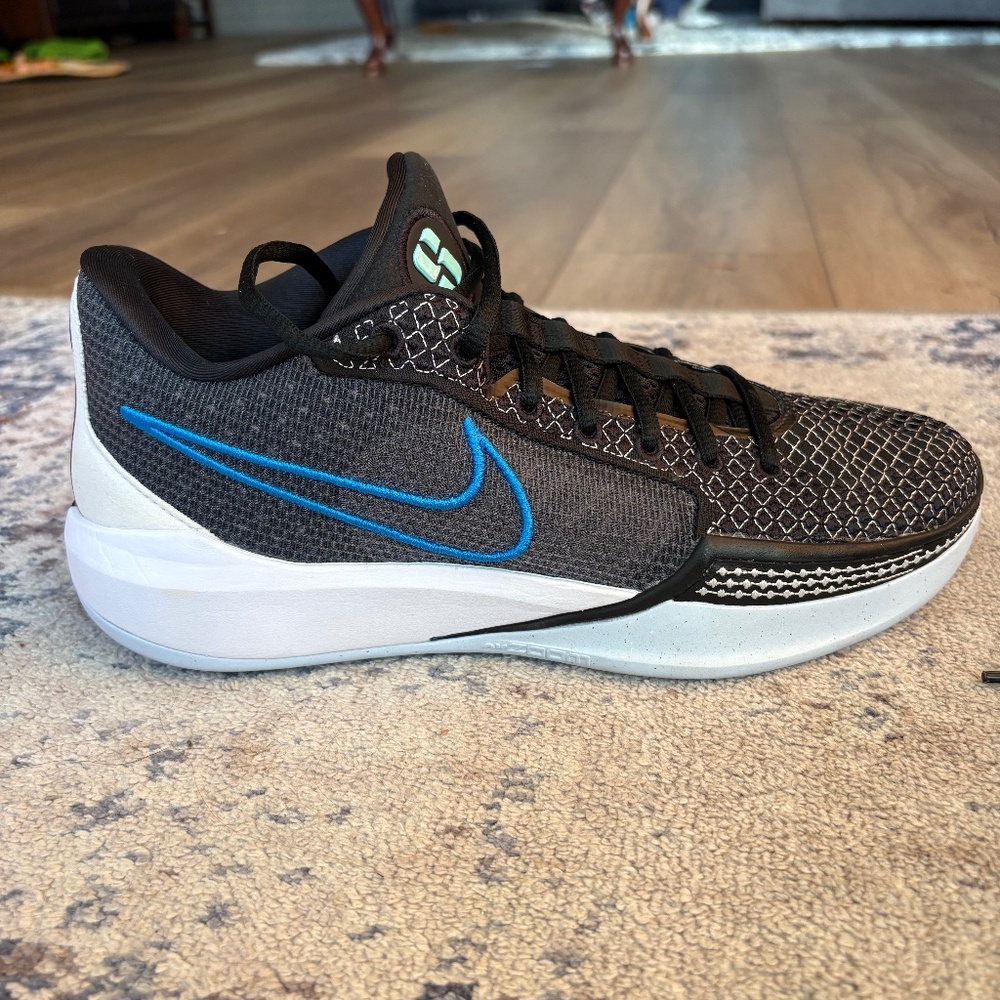 Nike Sabrina 1 Black with Blue Highlights size 9 women’s